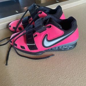Nike Romaleos 2 Pink Men size 4 Women size 5.5 GUC Weightlifting Shoe Pre-Owned